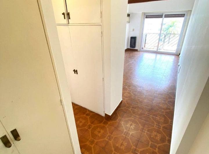 Oficina - Consultorio con Cocina Separada y Balcon - Centrico // Av de Mayo 654 - 2