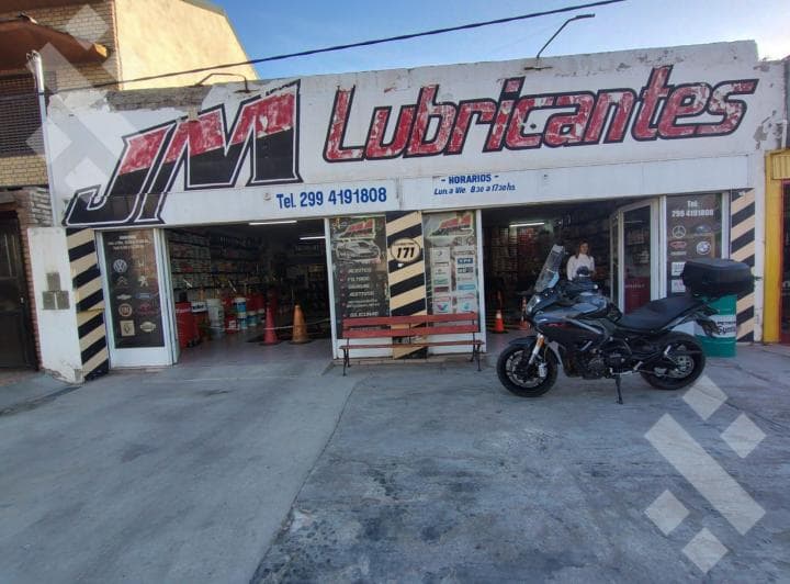 Venta: Locales Comerciales + Departam. a Restaurar - Neuquen Capital - 4