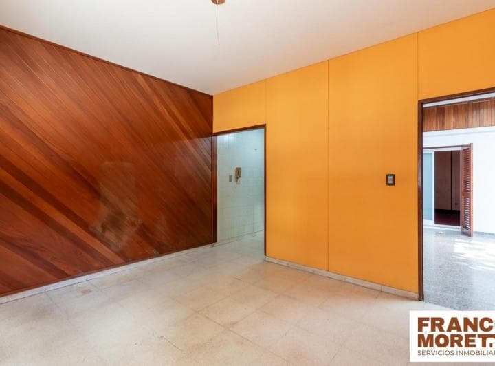 Casa en Esquina con Terraza y Garage con Posibilidad de Edificar en Saavedra - 4