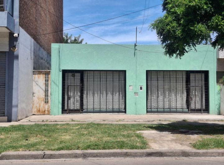Local Comercial con 67 m² Construidos en Venta en Granadero Baigorria - 2