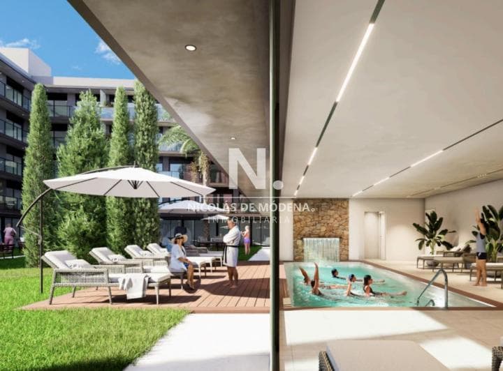 Venta Apartamento de 2 Dormitorio con Piscina en Buceo, Montevideo - 2