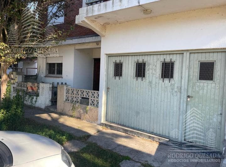 Casa Tipo Ph - C/cochera - P. B - 2