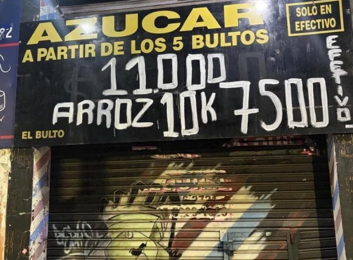Local Comercial en Esquina con Entrepiso en Alquiler - 2