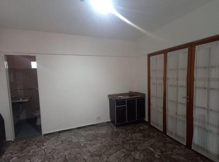 Oficina Para Uso Profesional Y/o Comercial. Planta Baja con Entrada Independiente. - 5