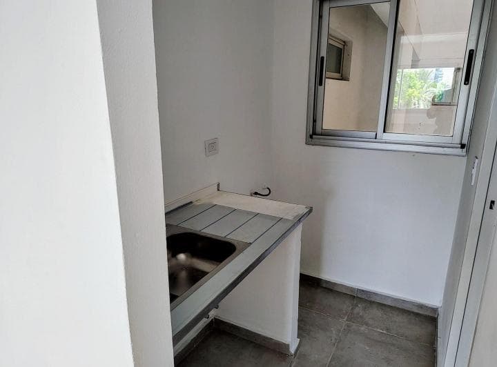 Oficina Estrenar en Venta con Baño Privado en La Plata, G. B. a. Zona Sur, Argentina - 5