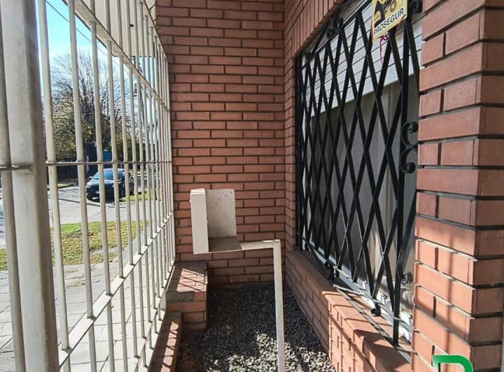 Venta Casa Bernal - Tres Dorm. - 2