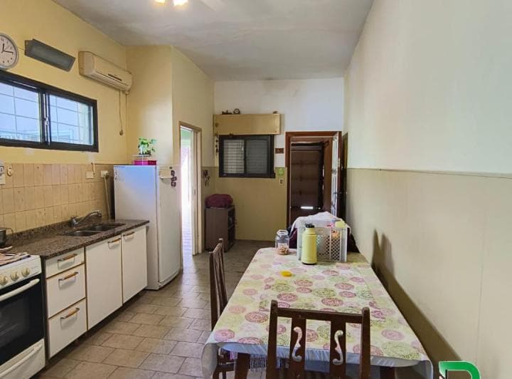 Venta Casa Bernal - Tres Dorm. - 5