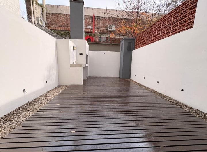 Venta 2 Amb con Patio y Parrilla Propia - 2