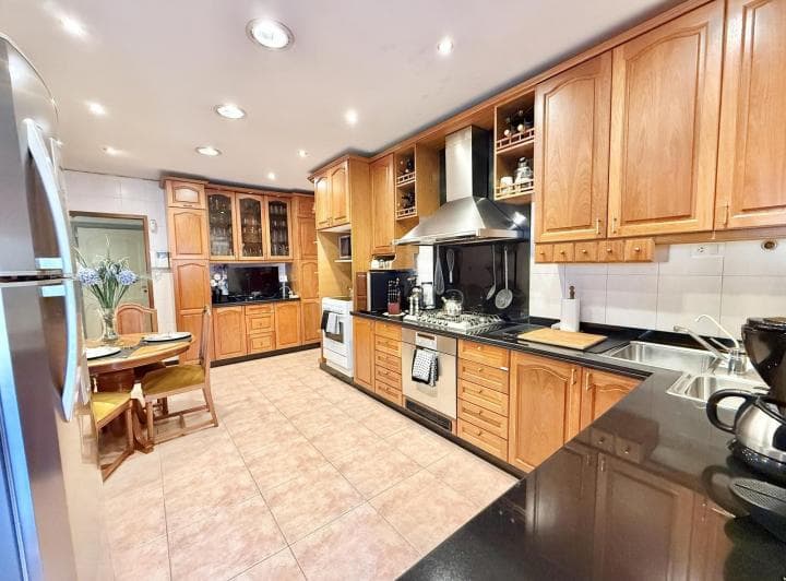 Nuevo Precio - Casa en Venta de 6 Ambientes en Olivos con 5 Cocheras Cubiertas - 5