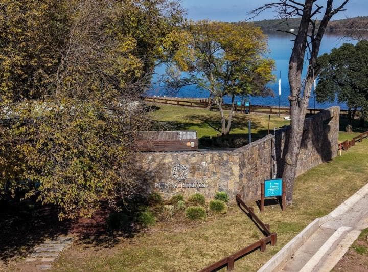 Terreno con Bajada Al Lago en Barrio Privado Punta Peñon - Villa del Dique - 3