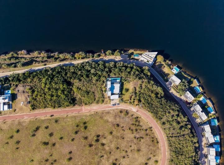 Terreno con Bajada Al Lago en Barrio Privado Punta Peñon - Villa del Dique - 5