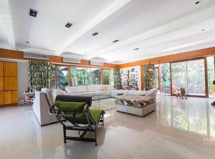 Unica Residencia en Olivos, con Jardin, Pileta, 10 Amb. y 1500 m² de Lote - 3