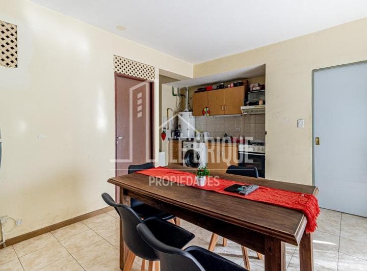 Excelente Depto con Balcon en 2 Plantas - 4