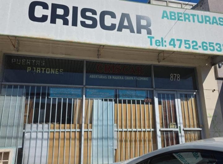 Venta de Importante Local Comercial con Amplio Salón en Villa Lynch - 2