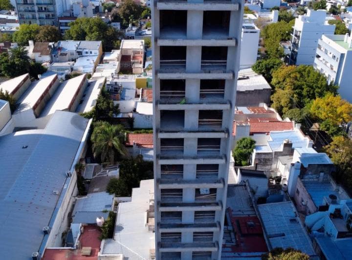 Departamento Construcción - Venta - 1 Dormitorio - Frente - 45 m - Pozo - Av 7 - La Plata - 5