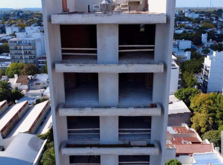 Departamento Construcción - Venta - 1 Dormitorio - Frente - 45 m - Pozo - Av 7 - La Plata - 2