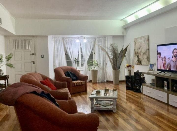 Chalet 6 Ambientes en Venta en Hermosa Zona - 4