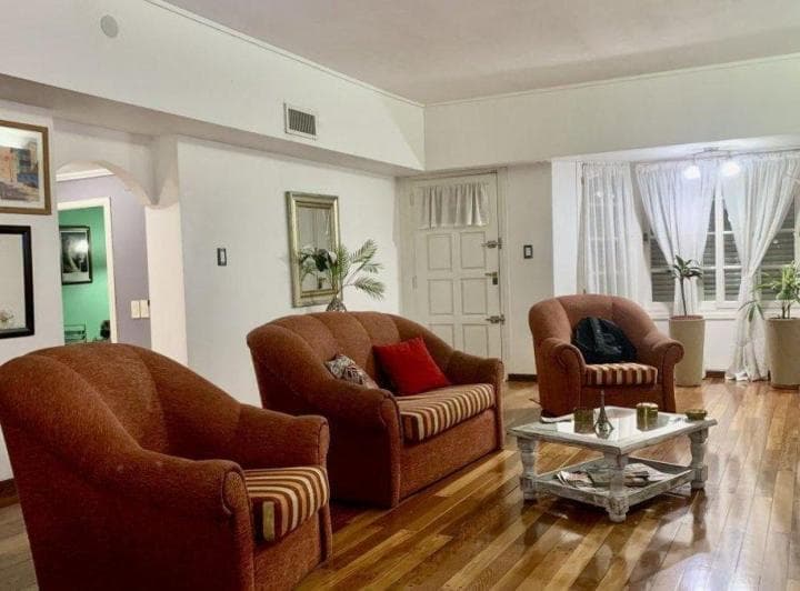 Chalet 6 Ambientes en Venta en Hermosa Zona - 3