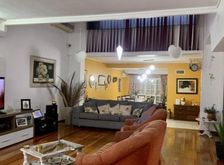 Chalet 6 Ambientes en Venta en Hermosa Zona - 5