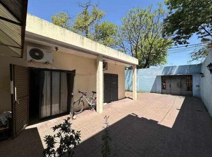 Excelente Casa Lote Propio de 4 Ambientes con Gran Patio en Mataderos - 4