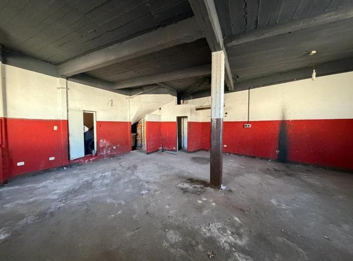 Local en Venta - Esquina - 67 m² - Avellaneda - 3
