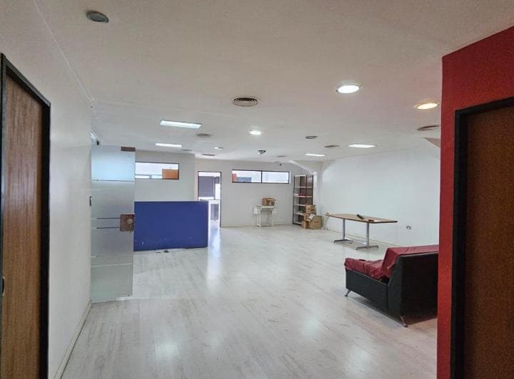 Alquiler Oficina de 200 m² en Moron - 3