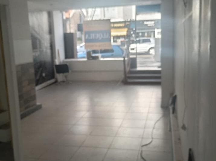 Local Guemes Alquiler 24 Meses, Sin Expenas - 4