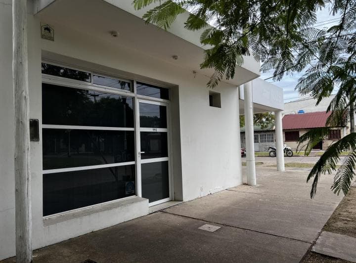 Casa y Salón Comercial - 4