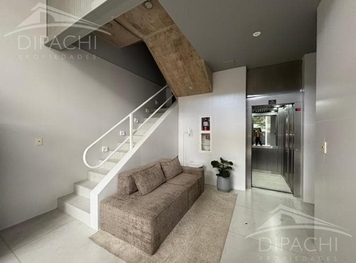 Venta Triplex 4 Ambientes 11º Piso en Avellaneda - 2