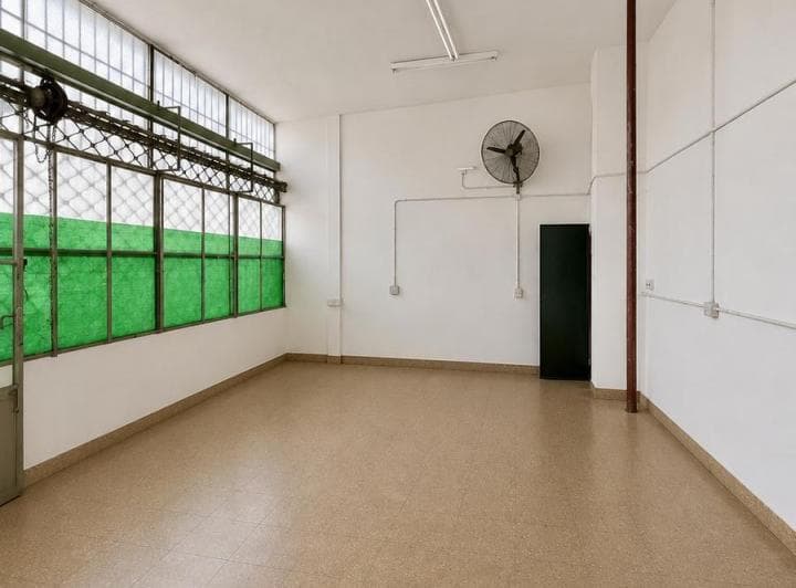 Excelente Local en Esquina – Máxima Visibilidad y Gran Potencial Comercial - 4