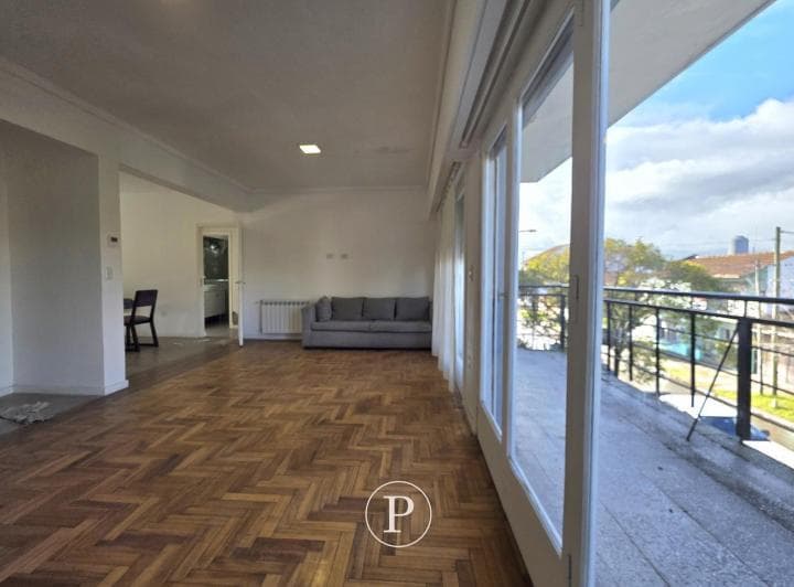 Venta Local Comercial con Departamento 4 Ambientes en Jorge Newbery - 3