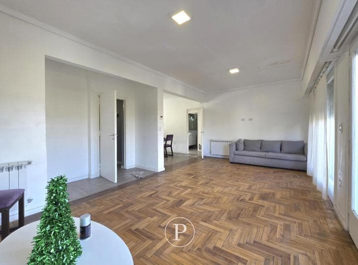 Venta Local Comercial con Departamento 4 Ambientes en Jorge Newbery - 2