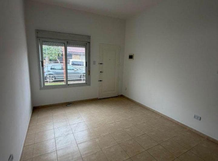 Departamento de 1 Ambiente Al Frente con Patio Sin Expensas - 3