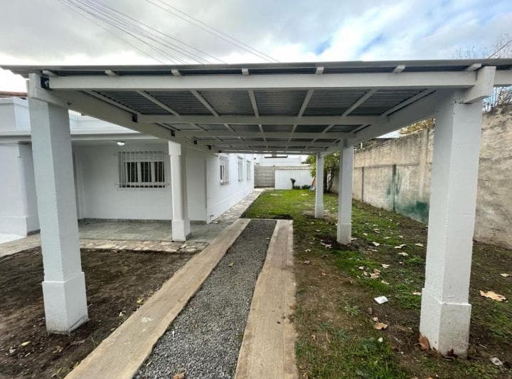 Vivienda en Alquiler Sobre Calle Juan Florio Al 3696 Esquina Australia San Justo - 3