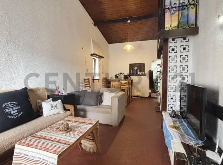 Casa de 3 Ambientes con Jardín en Carapachay - 2