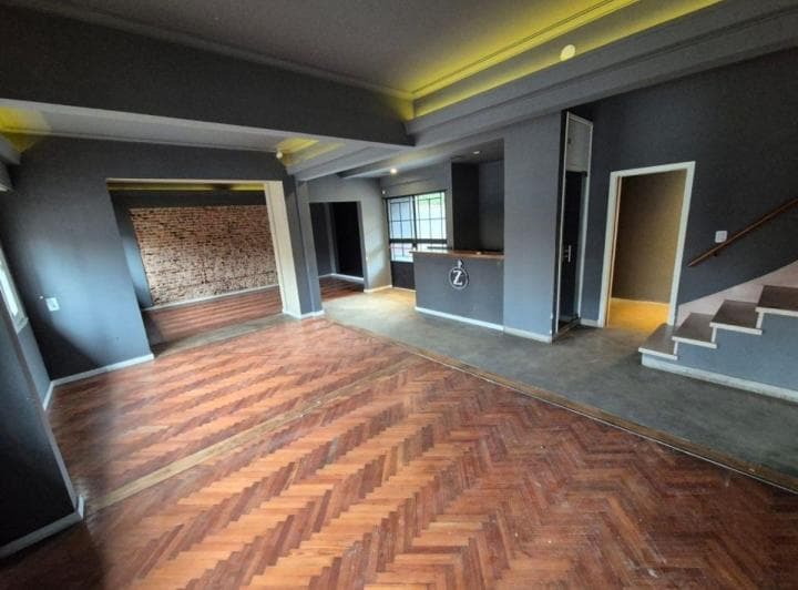 Oportunidad Casa Para Uso Comercial! - 3