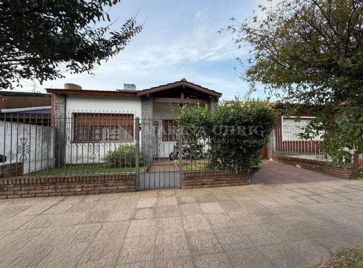 Casa 4 Ambientes con Jardín y Pileta - 5