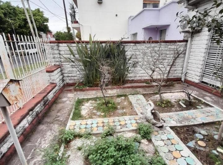 Casa en Venta - 3 Dorm. 2 Baños - Cochera - 170 m² - Remedios de Escalada, Lanús - 2