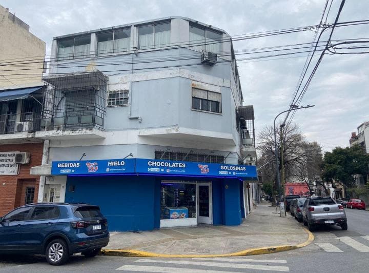 Lote en Esquina - 3 Pisos en Block - 2