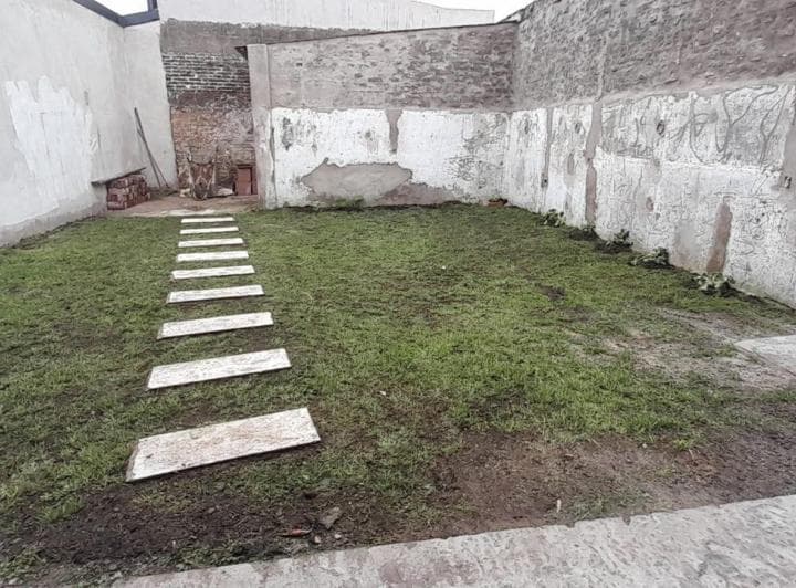 Casa en Venta - 2 Dorm. 1 Baño - 310 m&sup2; - General Belgrano - 3