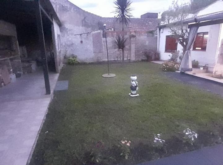 Casa en Venta - 2 Dorm. 1 Baño - 310 m&sup2; - General Belgrano - 4