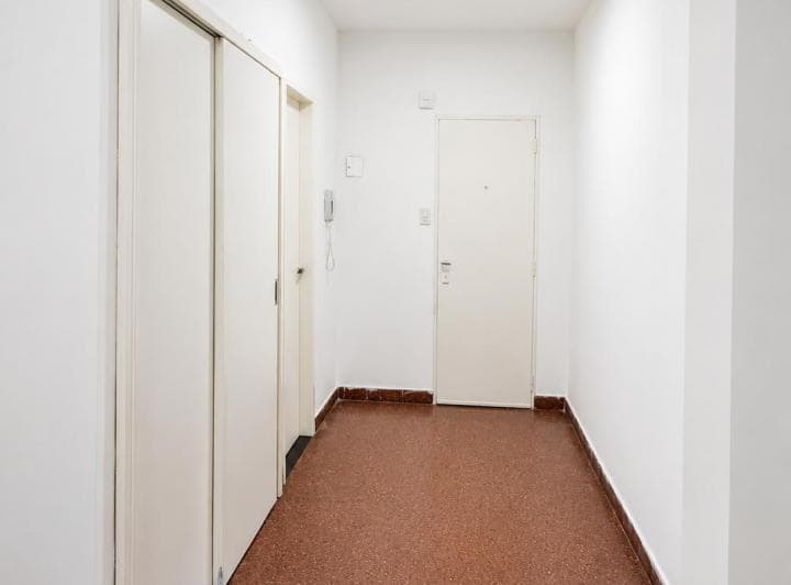 Monoambiente en Tercer Piso con Terraza y Lavadero Compartido - 4