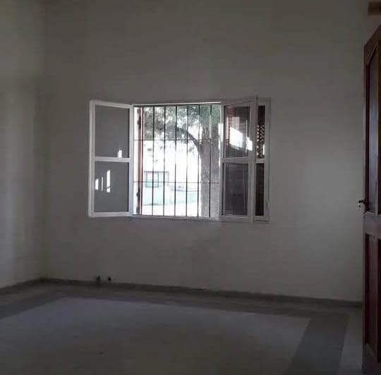 En Venta - Casa 5 Dorm Garaje Doble - en B Natania 19 - Al Lado de Barrio Don Bosco - 5