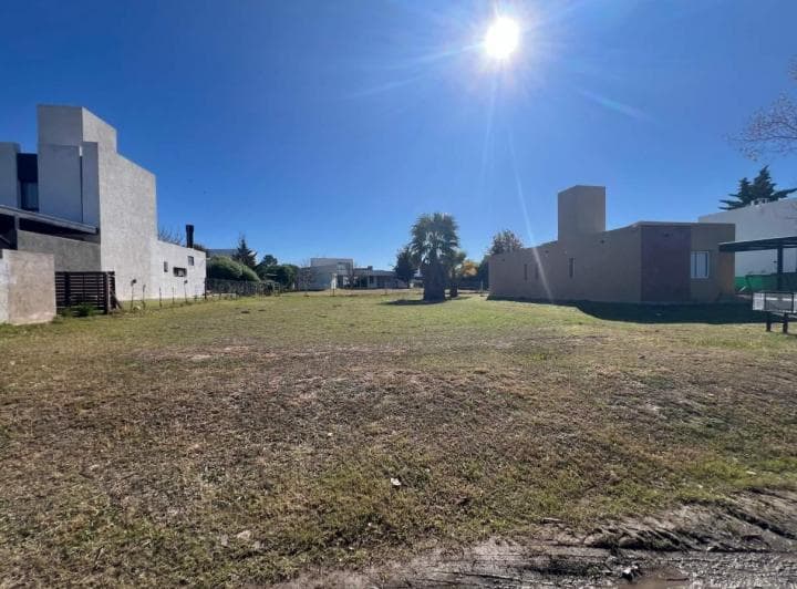 Valle del Golf Hermoso Lote Central en Venta - 4