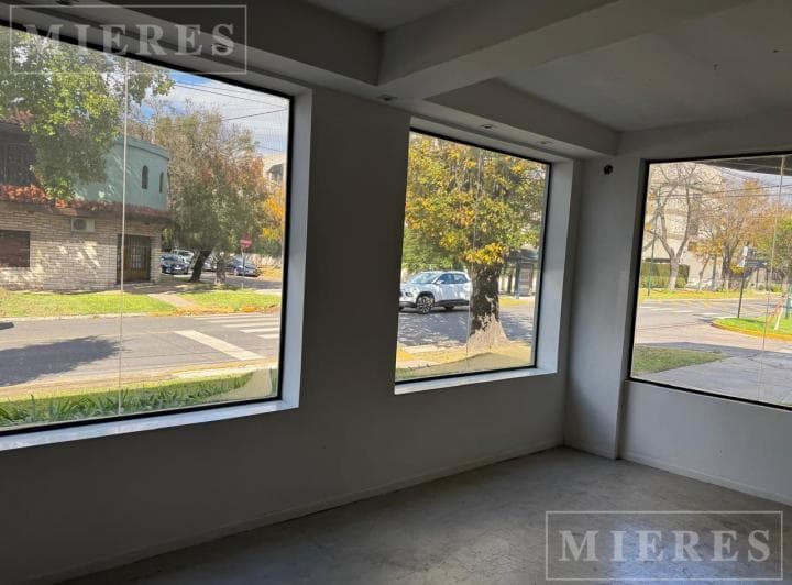 Local de 60 m² Alquiler en Lomas de San Isidro - 2