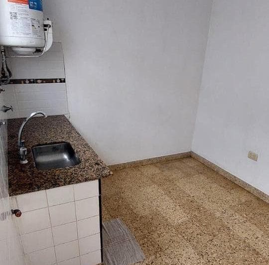 Venta de Departamento de 2 Dorm., en La Plata - 3