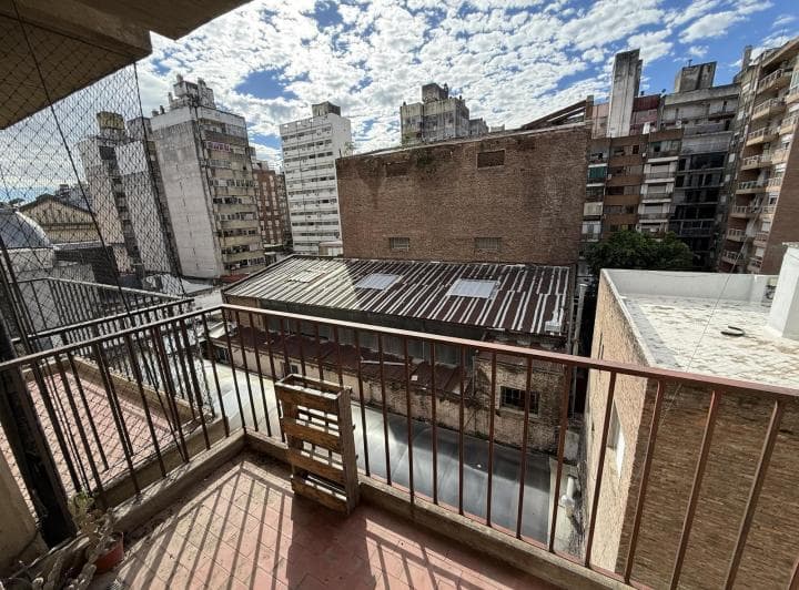 Departamento 1 Dormitorio con Seguridad en Venta - Centro - 2