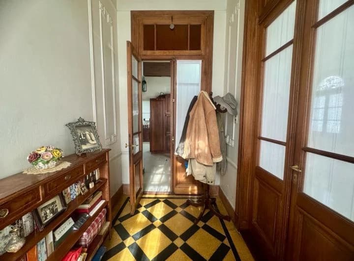 Venta de Casa en Esquina con Terraza y Parrilla Excelente Estado en Caballito - 4