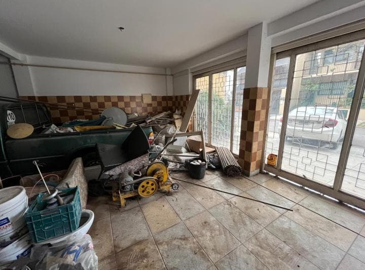 Venta. Casa 5 Ambientes. Cochera. Agote y Bavio. - 4