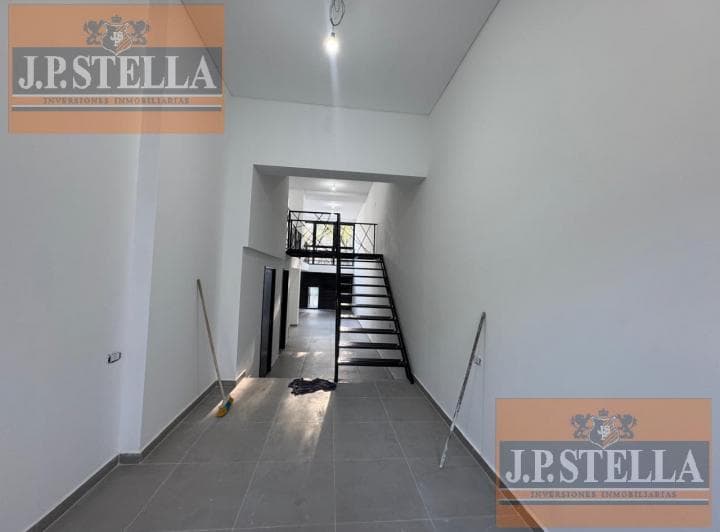 Local Comercial 109 m² Refaccionado a Nuevo, S/ Peatonal y Frente a La Plaza - San Justo (Centro) - 5